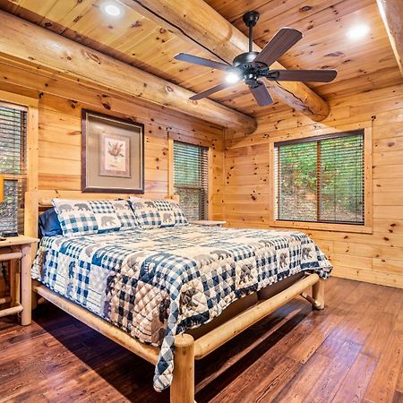 Relaxation Retreat - Pickleball Cabin - Wi-Fi, Fire Pit With Bar, Ev, Game Room, Hot Tub, Pool Access - Mins To Pf Sevierville Bagian luar foto