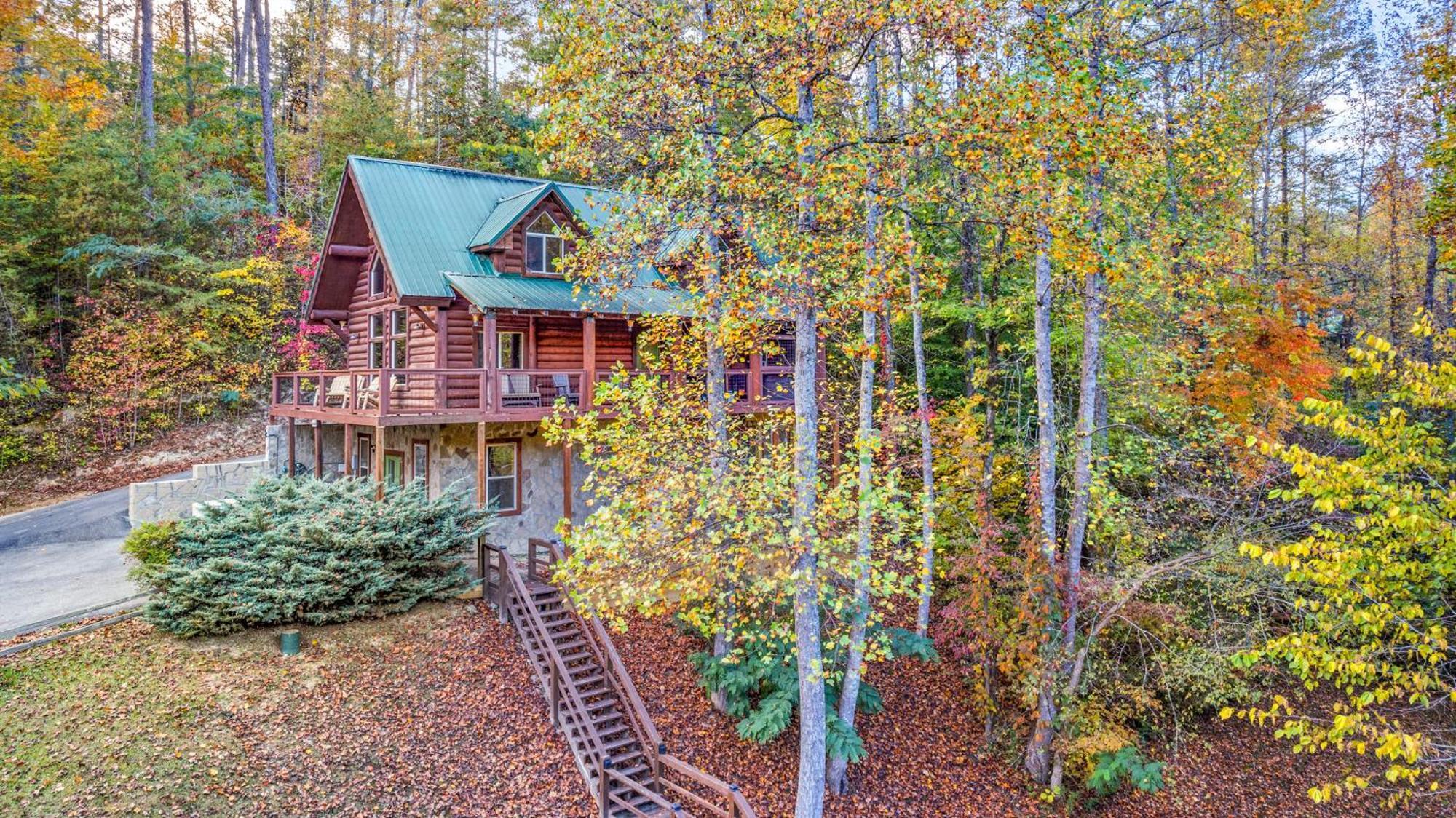 Relaxation Retreat - Pickleball Cabin - Wi-Fi, Fire Pit With Bar, Ev, Game Room, Hot Tub, Pool Access - Mins To Pf Sevierville Bagian luar foto