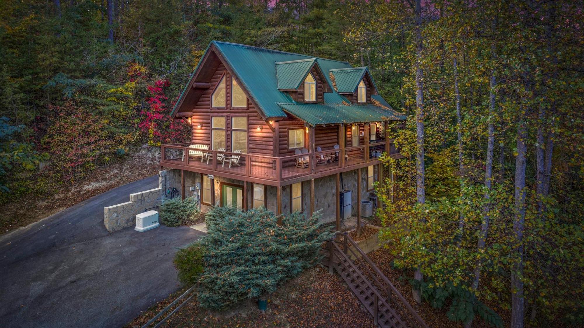 Relaxation Retreat - Pickleball Cabin - Wi-Fi, Fire Pit With Bar, Ev, Game Room, Hot Tub, Pool Access - Mins To Pf Sevierville Bagian luar foto
