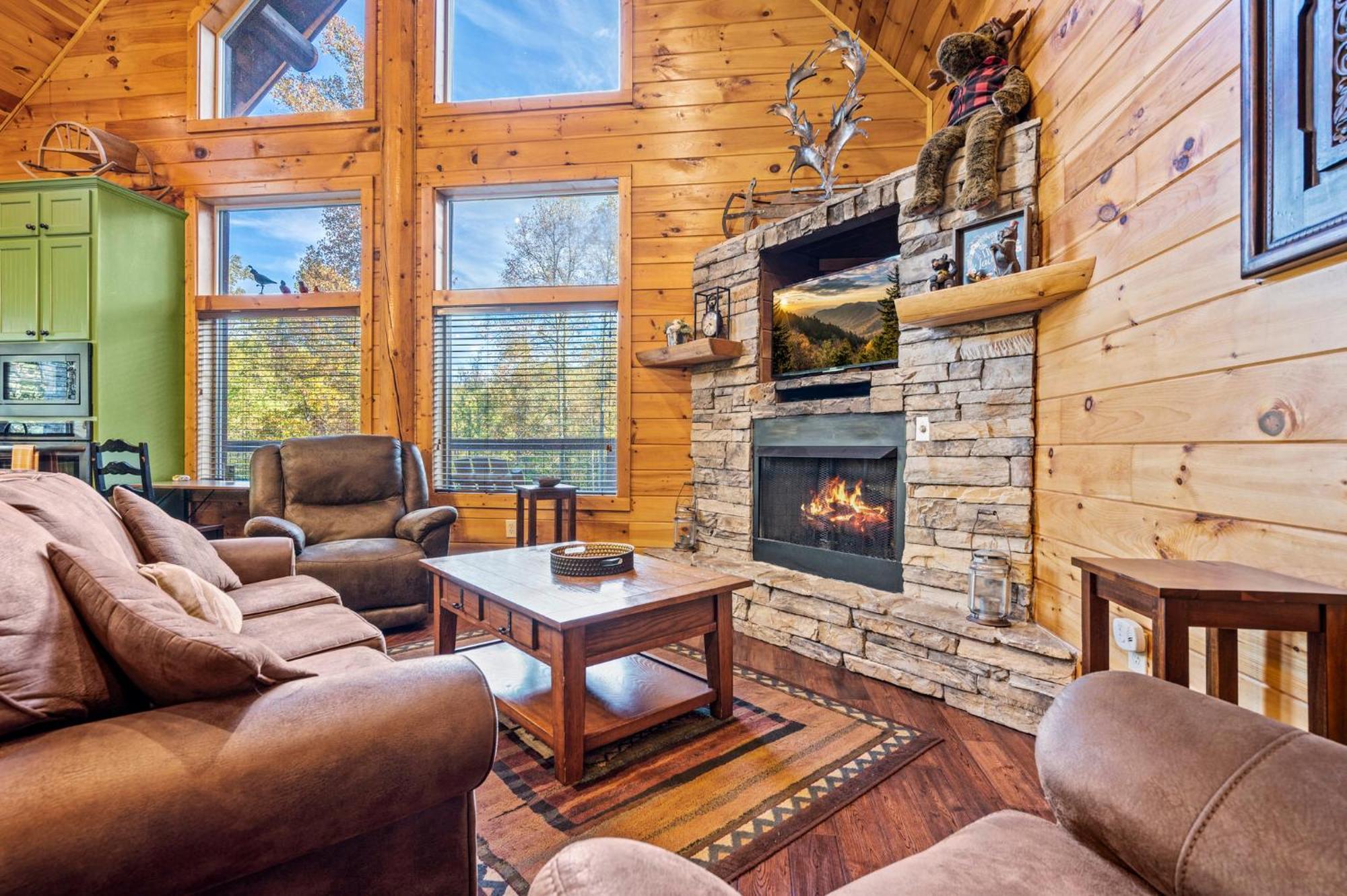 Relaxation Retreat - Pickleball Cabin - Wi-Fi, Fire Pit With Bar, Ev, Game Room, Hot Tub, Pool Access - Mins To Pf Sevierville Bagian luar foto