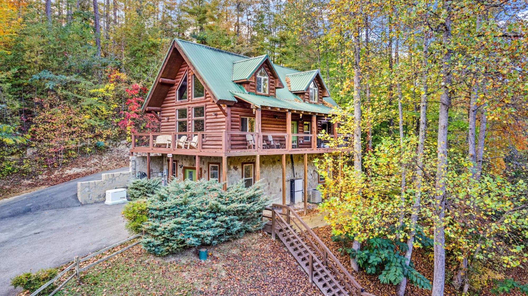 Relaxation Retreat - Pickleball Cabin - Wi-Fi, Fire Pit With Bar, Ev, Game Room, Hot Tub, Pool Access - Mins To Pf Sevierville Bagian luar foto