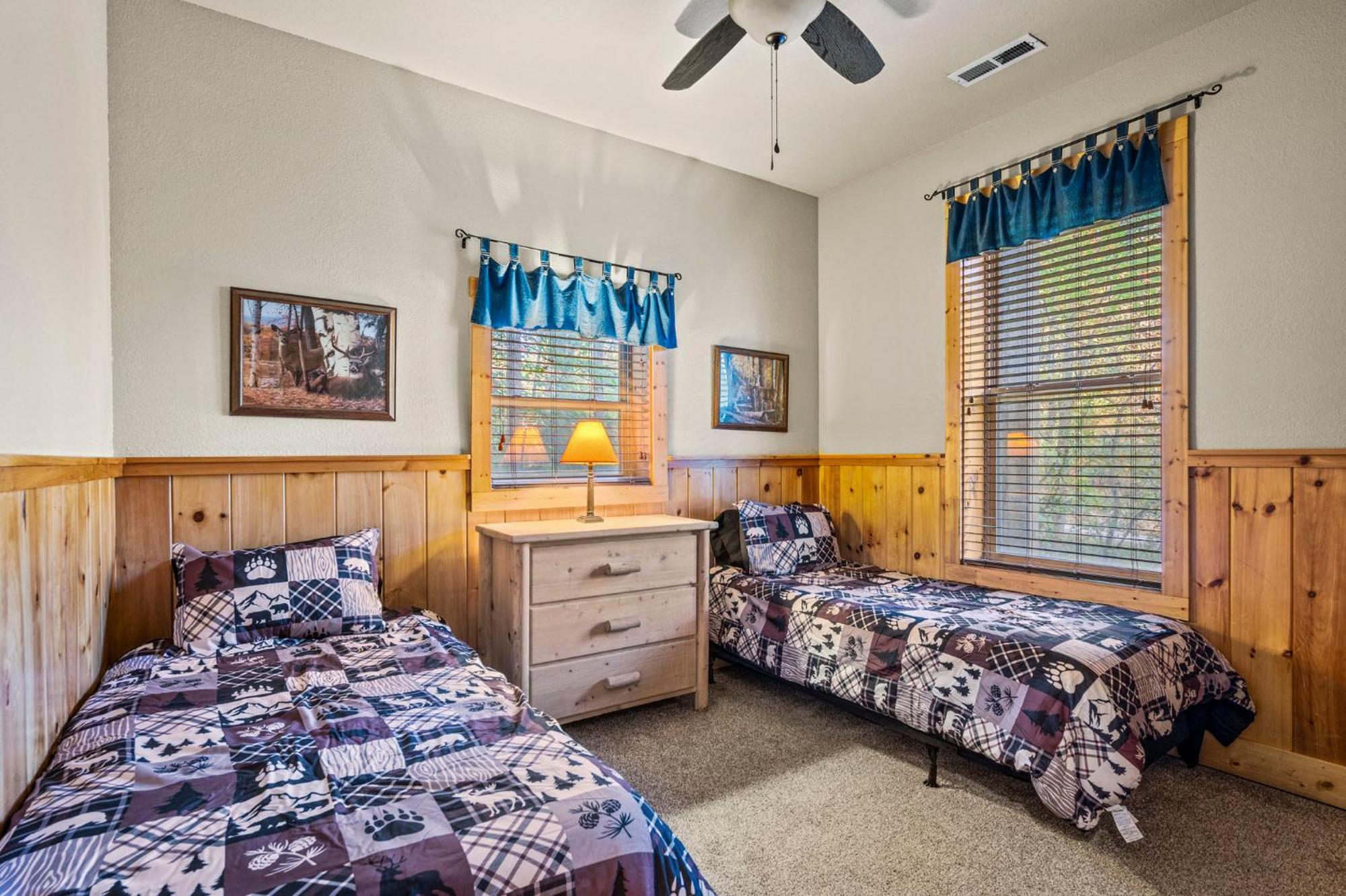 Relaxation Retreat - Pickleball Cabin - Wi-Fi, Fire Pit With Bar, Ev, Game Room, Hot Tub, Pool Access - Mins To Pf Sevierville Bagian luar foto