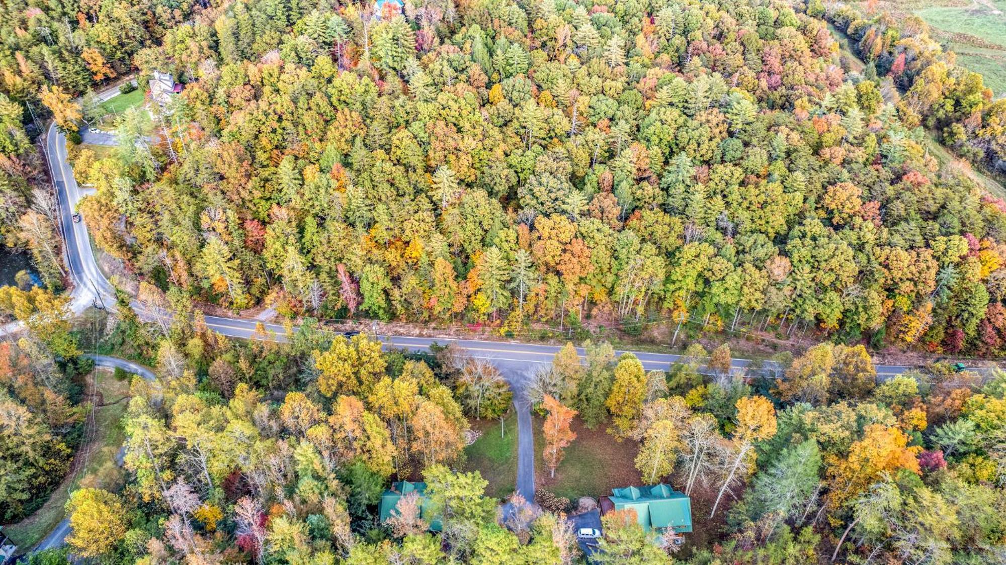 Relaxation Retreat - Pickleball Cabin - Wi-Fi, Fire Pit With Bar, Ev, Game Room, Hot Tub, Pool Access - Mins To Pf Sevierville Bagian luar foto