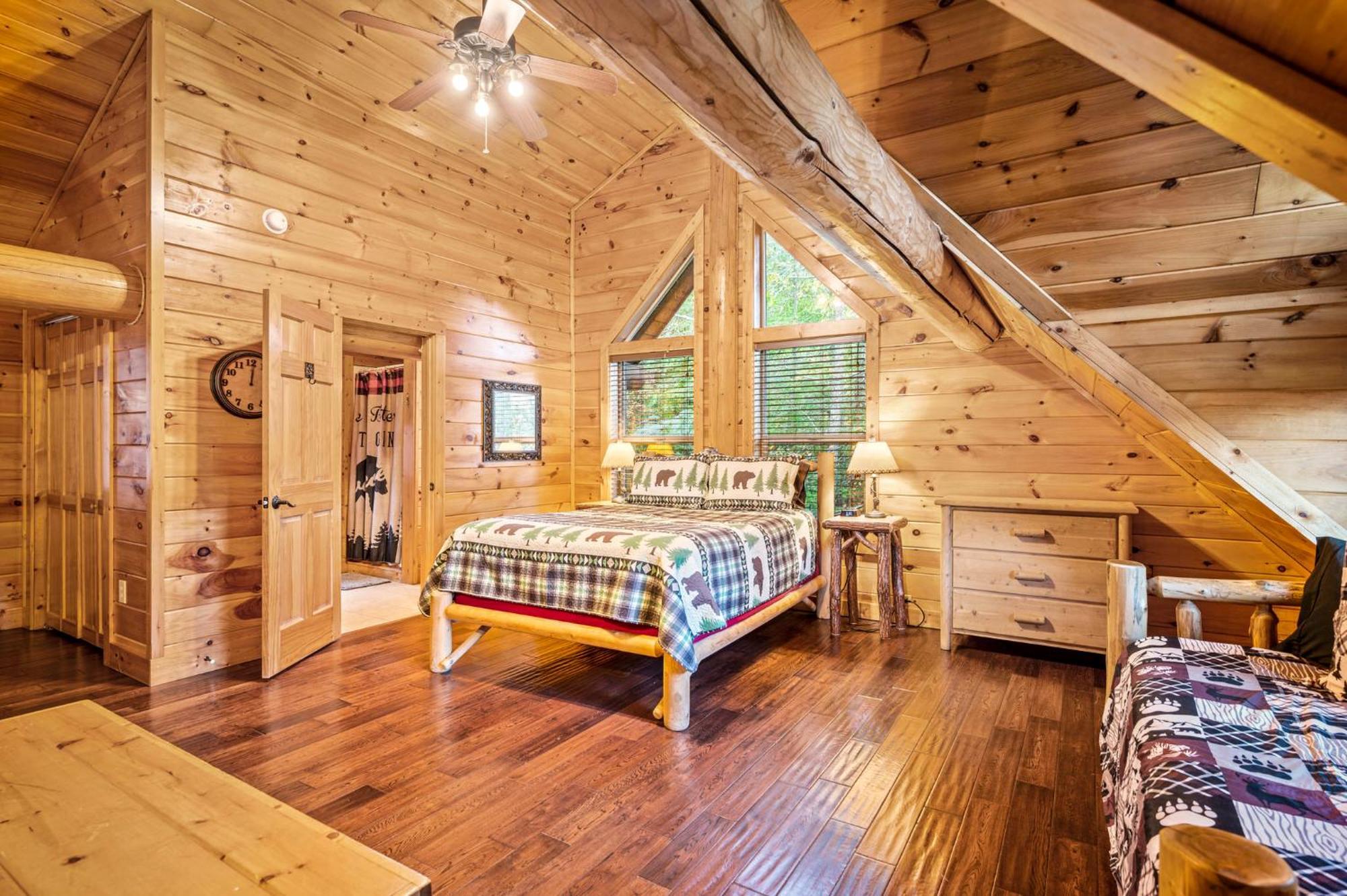 Relaxation Retreat - Pickleball Cabin - Wi-Fi, Fire Pit With Bar, Ev, Game Room, Hot Tub, Pool Access - Mins To Pf Sevierville Bagian luar foto