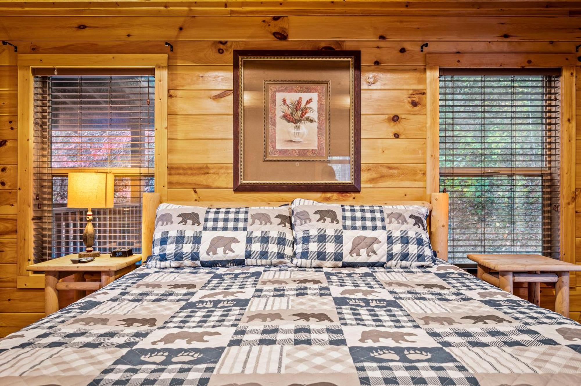 Relaxation Retreat - Pickleball Cabin - Wi-Fi, Fire Pit With Bar, Ev, Game Room, Hot Tub, Pool Access - Mins To Pf Sevierville Bagian luar foto