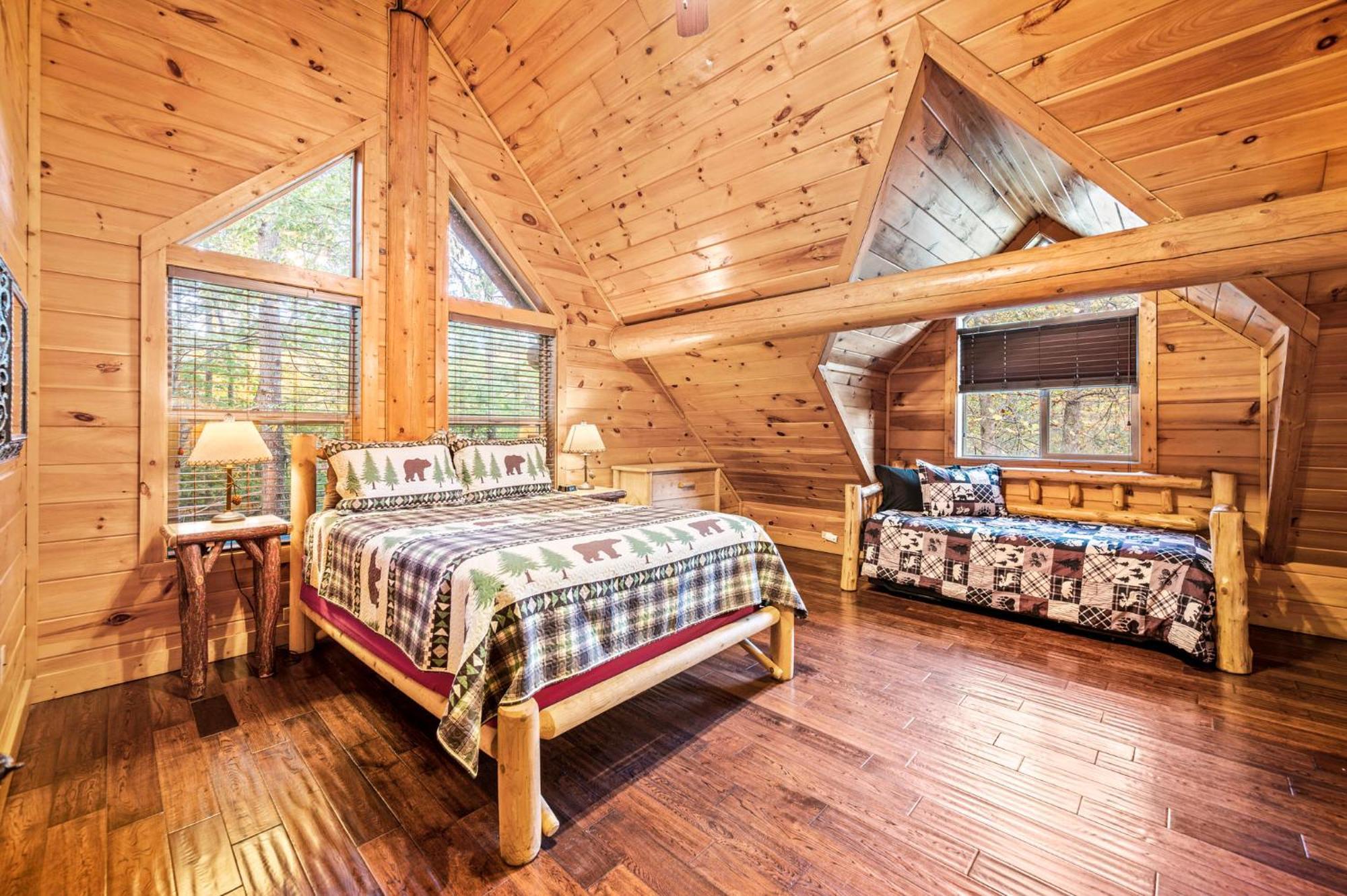 Relaxation Retreat - Pickleball Cabin - Wi-Fi, Fire Pit With Bar, Ev, Game Room, Hot Tub, Pool Access - Mins To Pf Sevierville Bagian luar foto