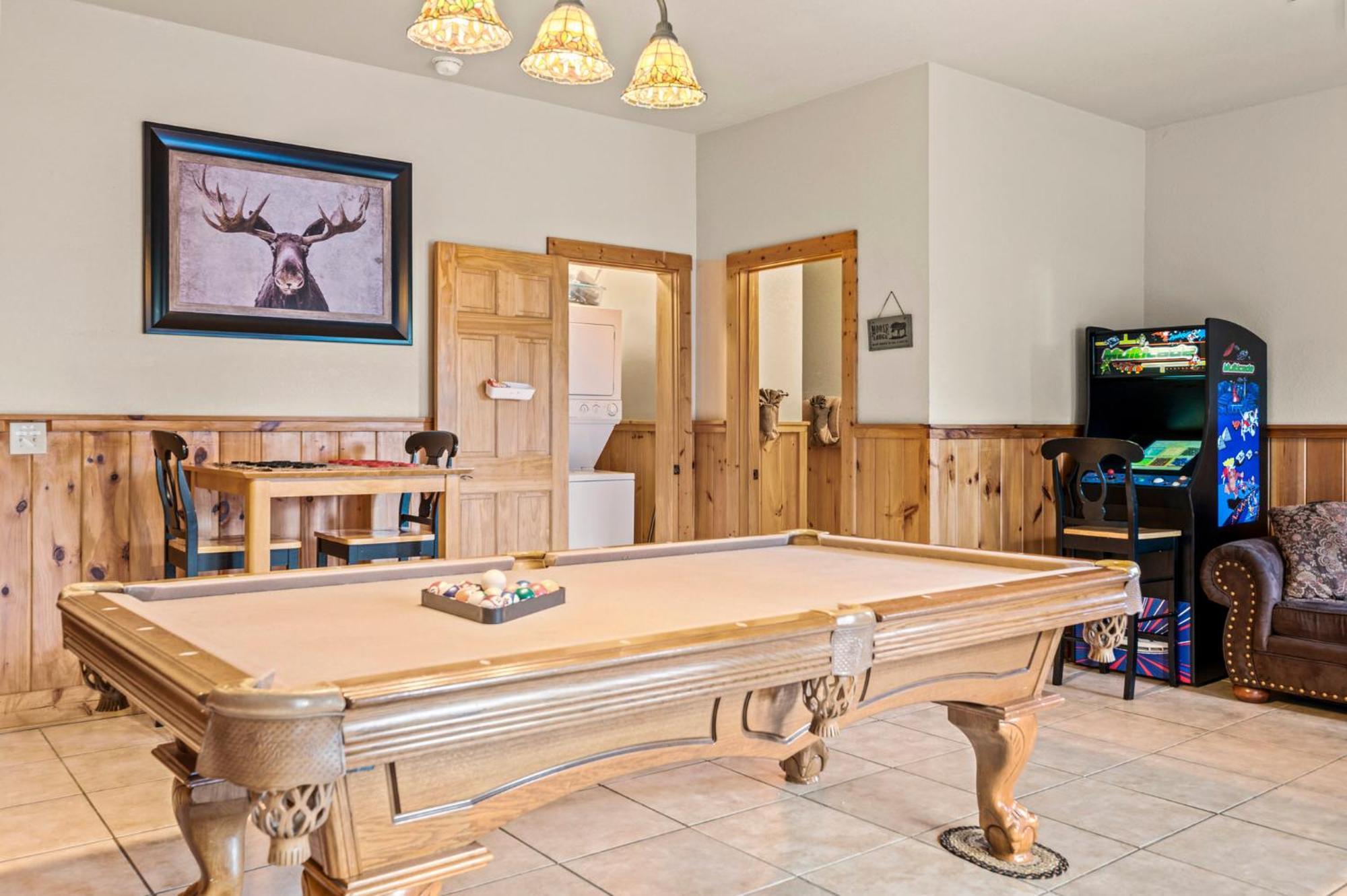 Relaxation Retreat - Pickleball Cabin - Wi-Fi, Fire Pit With Bar, Ev, Game Room, Hot Tub, Pool Access - Mins To Pf Sevierville Bagian luar foto